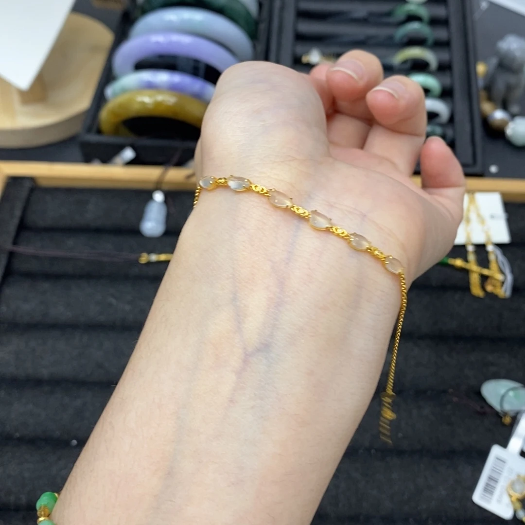 颈饰18K金镶嵌翡翠