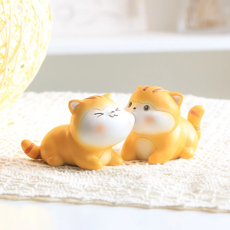 如果可爱办公室桌面猫咪摆件树脂创意情侣恋爱节日礼物橘猫小摆件