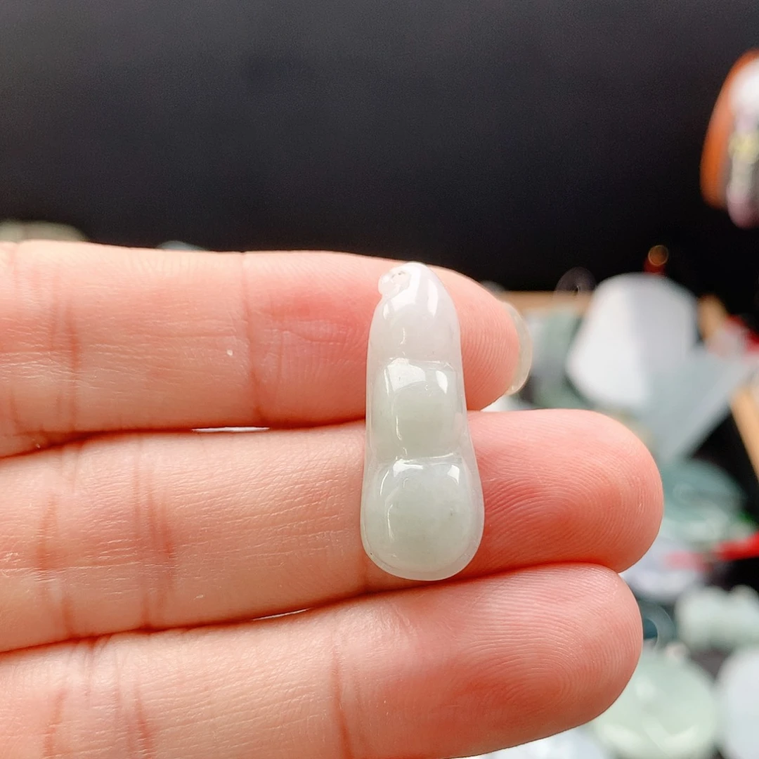 翡翠未镶嵌吊坠(不含链)11福豆