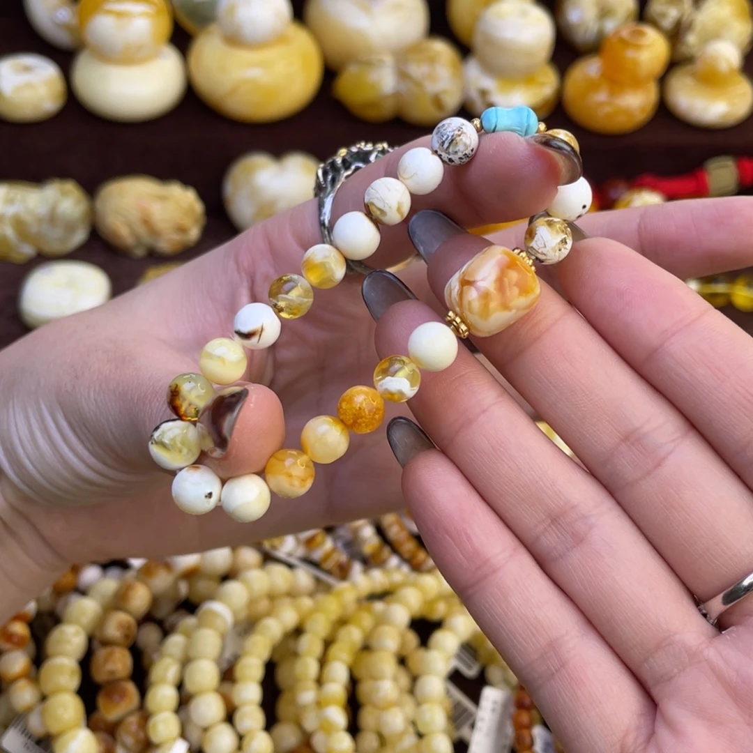 琥珀未镶嵌手链特色多宝