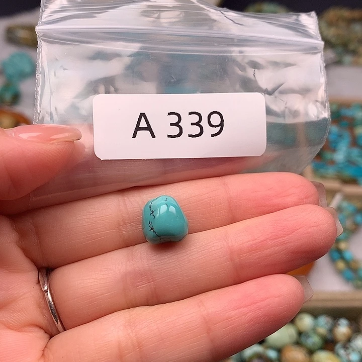 绿松石未镶嵌扣子