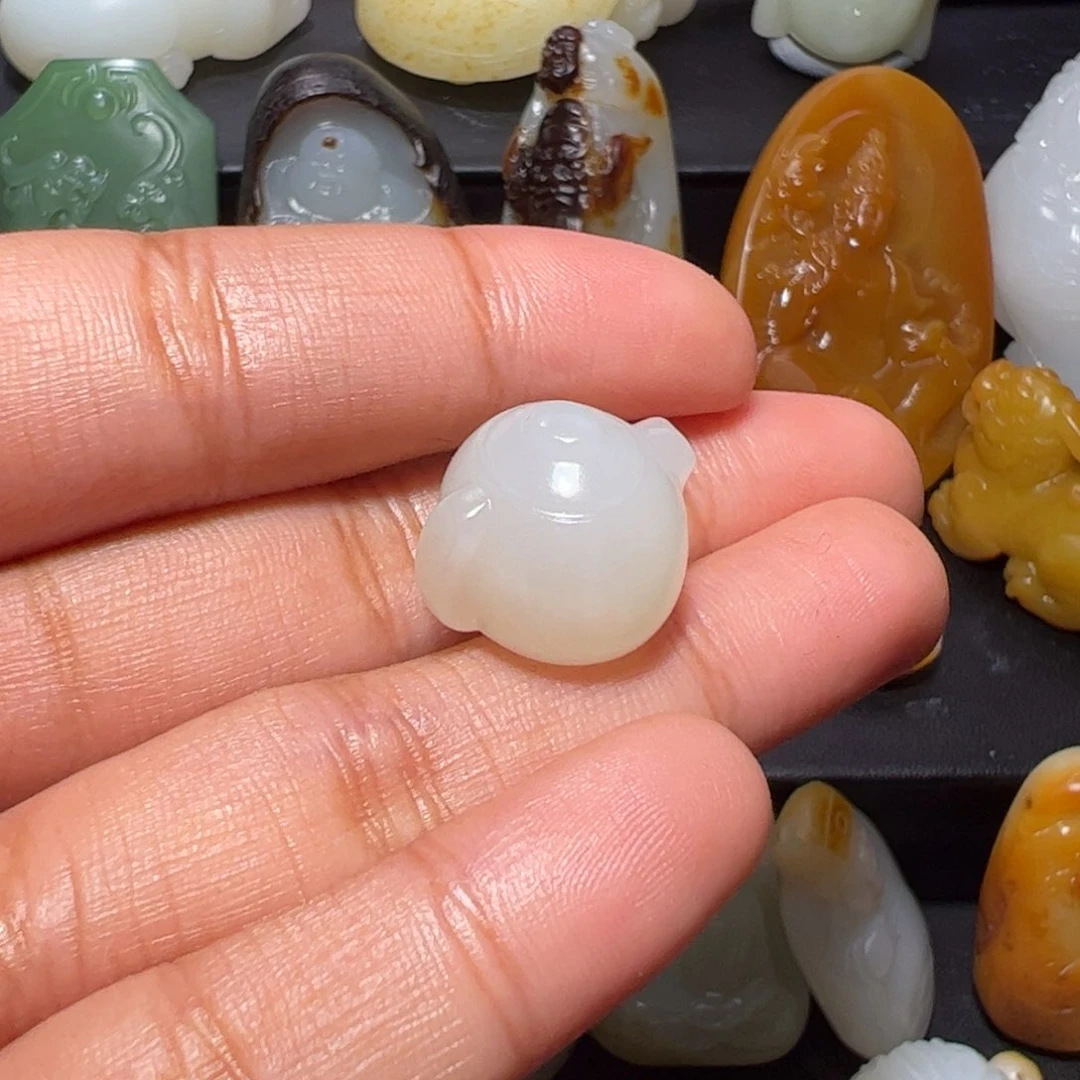 和田玉颈饰未镶嵌人***土