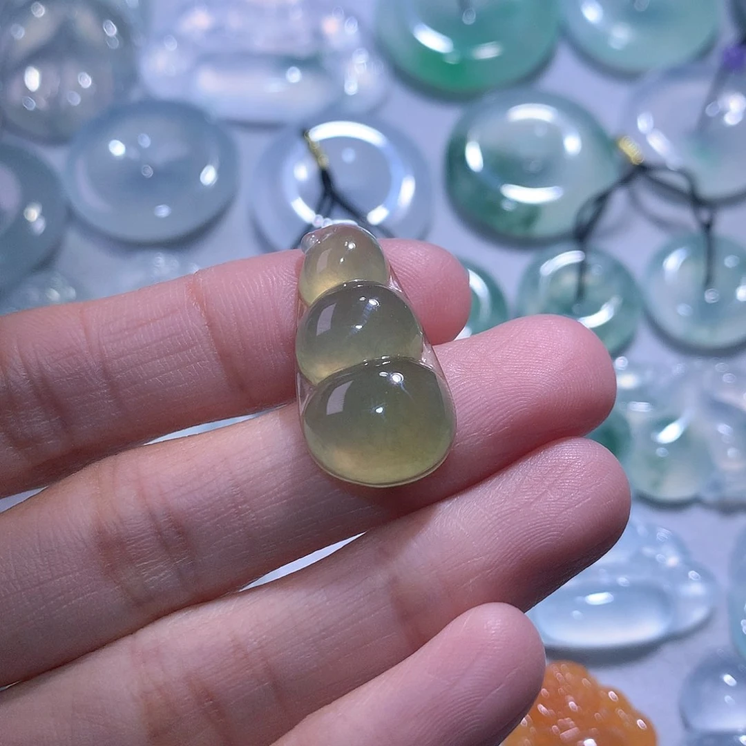 【闪购商品】翡翠颈饰未镶嵌豆