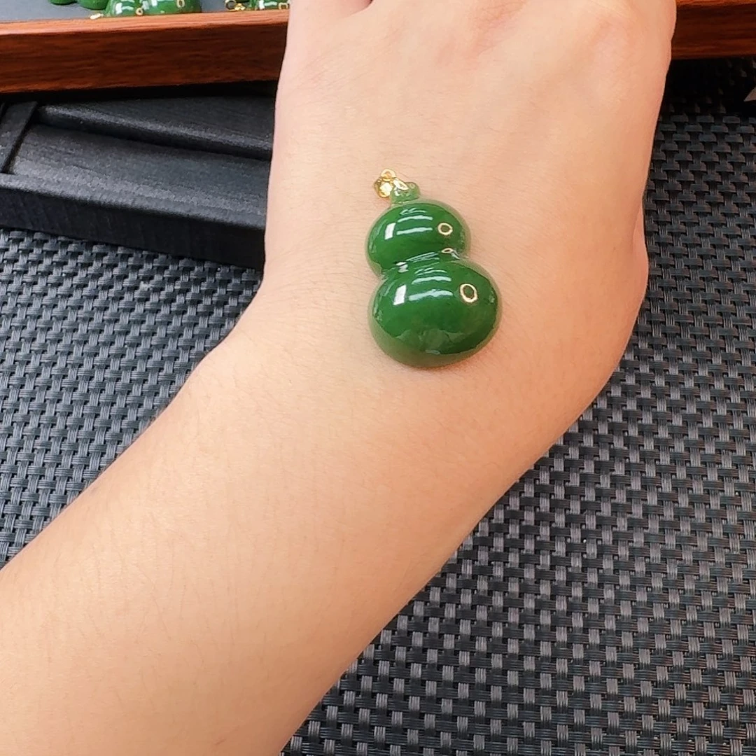 和田玉银S925镶嵌颈饰大葫芦吊坠一个