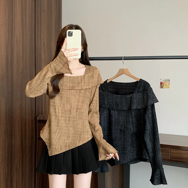 2025秋装新款胖mm大码女时尚肌理感方领不规则喇叭袖上衣A2512