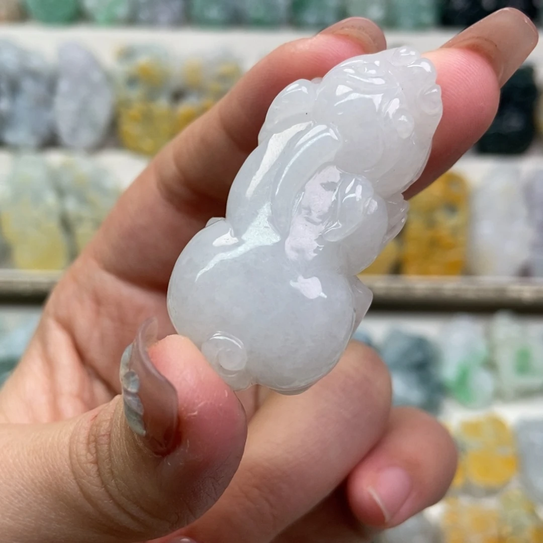 翡翠吊坠(赠链)未镶嵌