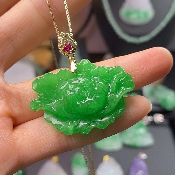 翡翠未镶嵌吊坠(赠链)