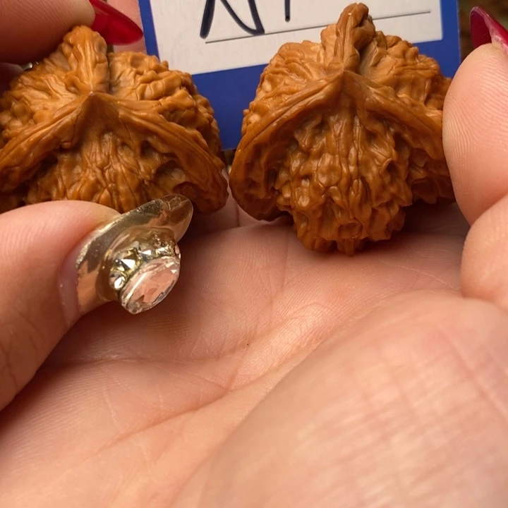 无***域桃核把件全品三棱