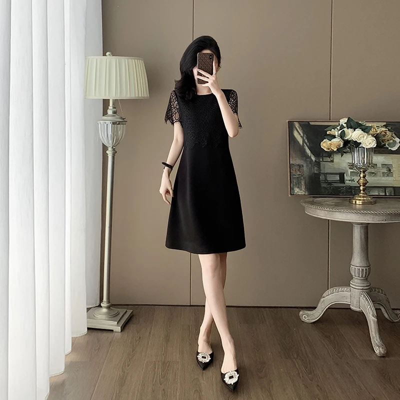 2025夏季法式高端轻奢连衣裙女气质垂坠感收腰显瘦拼接蕾丝小黑裙
