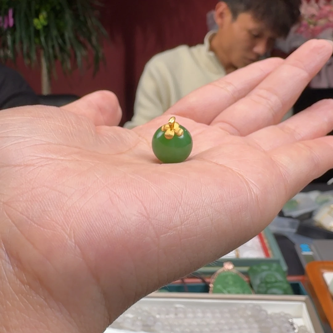 和田玉18K金镶嵌颈饰