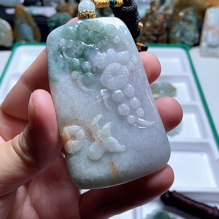 剑***雨翡翠未镶嵌颈饰翡翠a货
