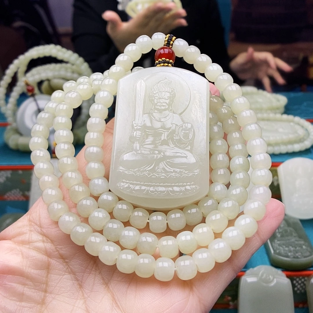 和田玉未镶嵌颈饰属鸡守护