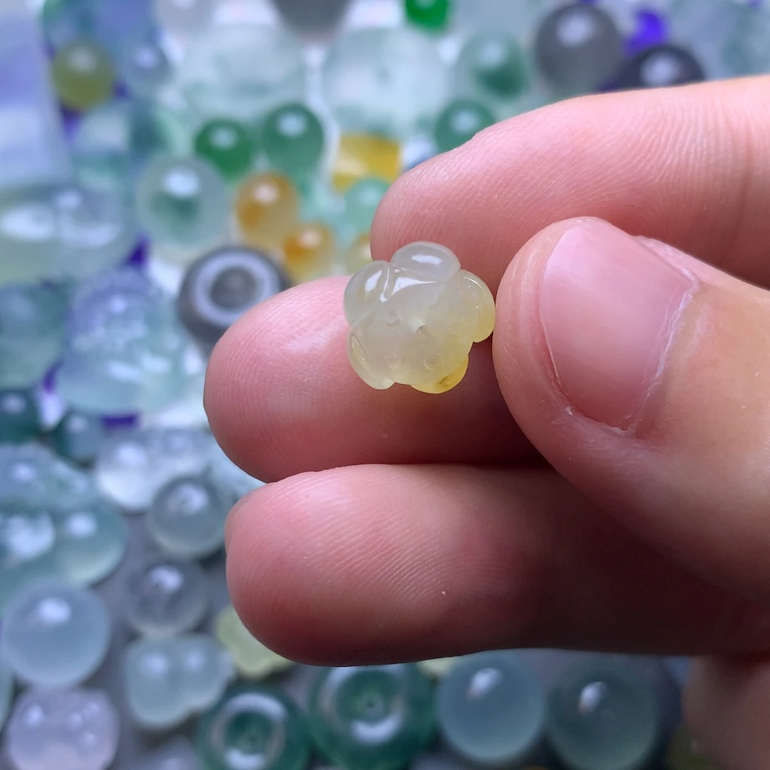 定制翡翠未镶嵌挂件