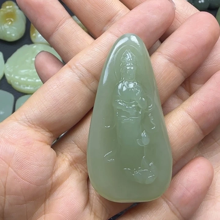 闻***馆和田玉未镶嵌挂件