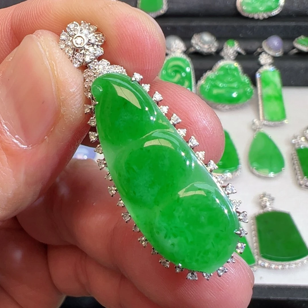 翡翠吊坠(不含链)18K金镶嵌