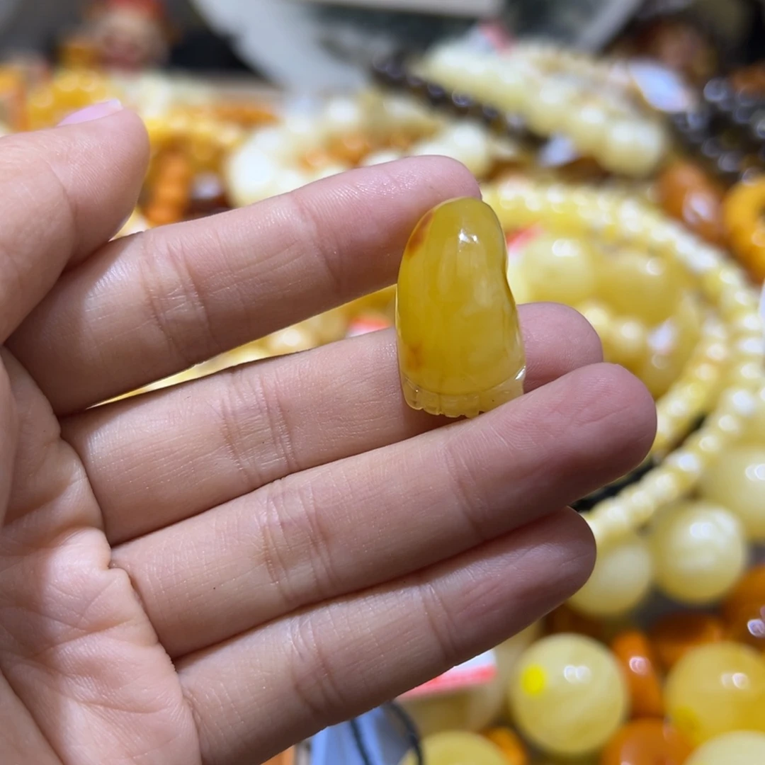 琥珀珠宝奇石未镶嵌