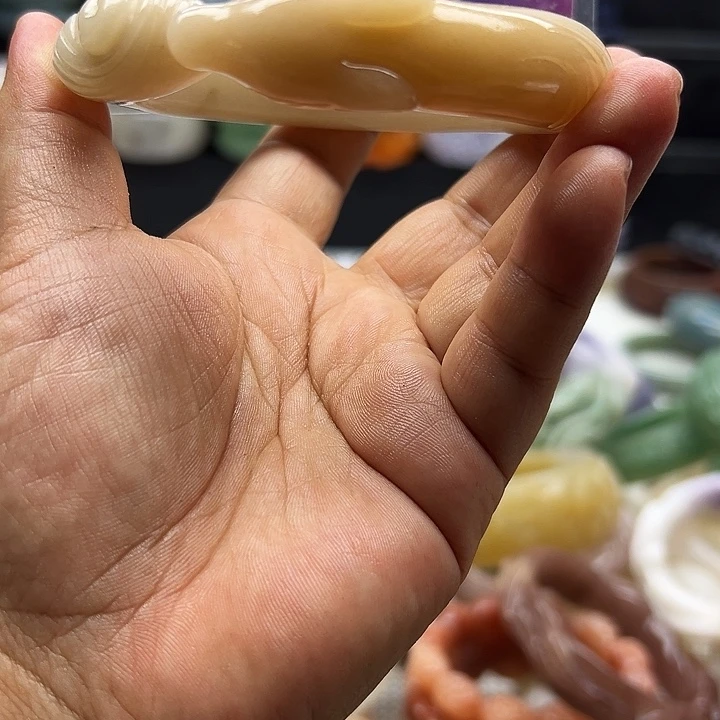 未镶嵌手镯石英岩玉