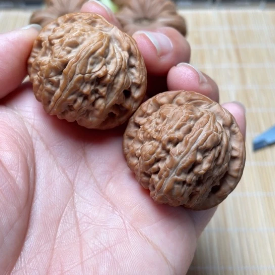 【闪购商品】吊坠文玩核桃球白……