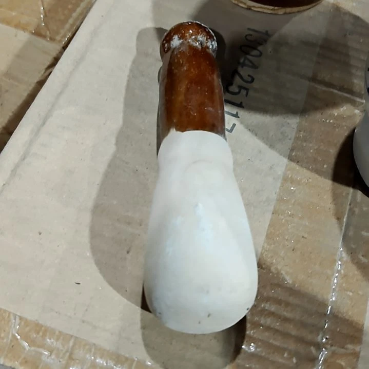瓷片盘子碗茶壶啥都有