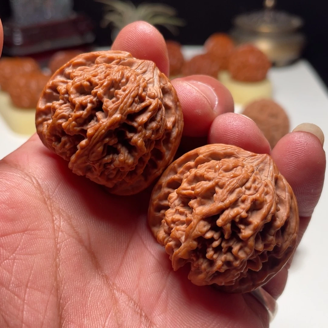 文玩核桃吊坠百花山