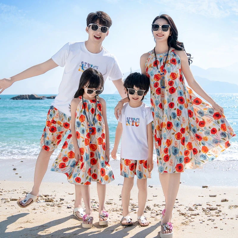 洋气一家三口亲子装母女装夏季海边度假拍照套装时尚碎花沙滩裙子