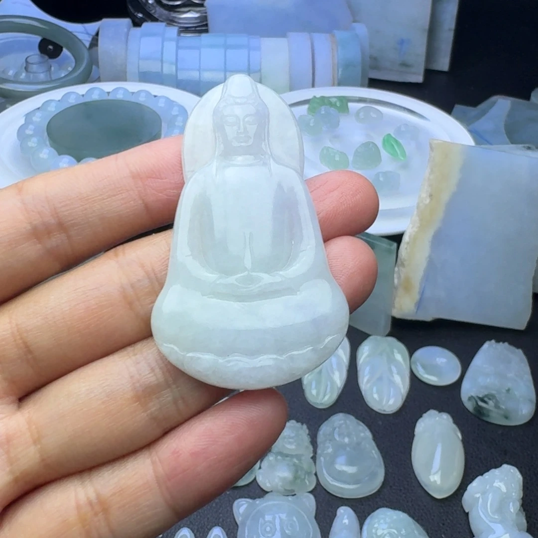 翡翠未镶嵌颈饰素衣观音