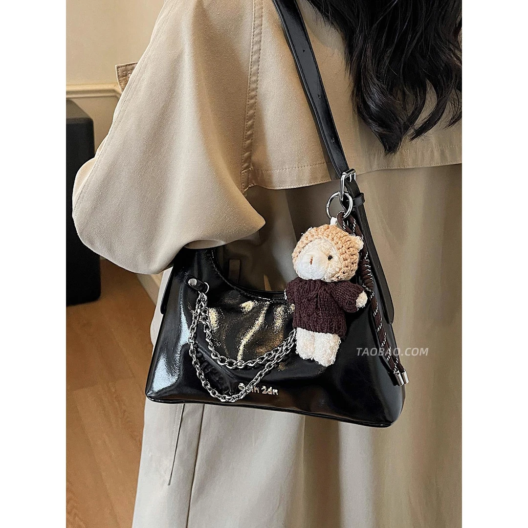 高级感洋气小包包女2025秋冬季新款百搭斜挎包时尚超火单肩腋下包