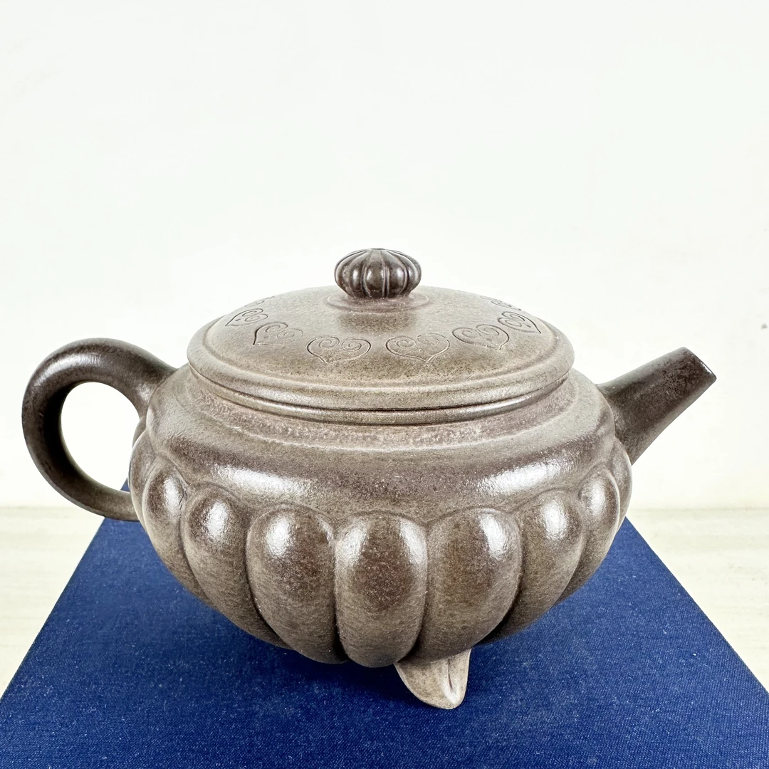 回流三足如意紫砂壶360c长16厘米直径8厘米高9厘米紫泥独孔出水