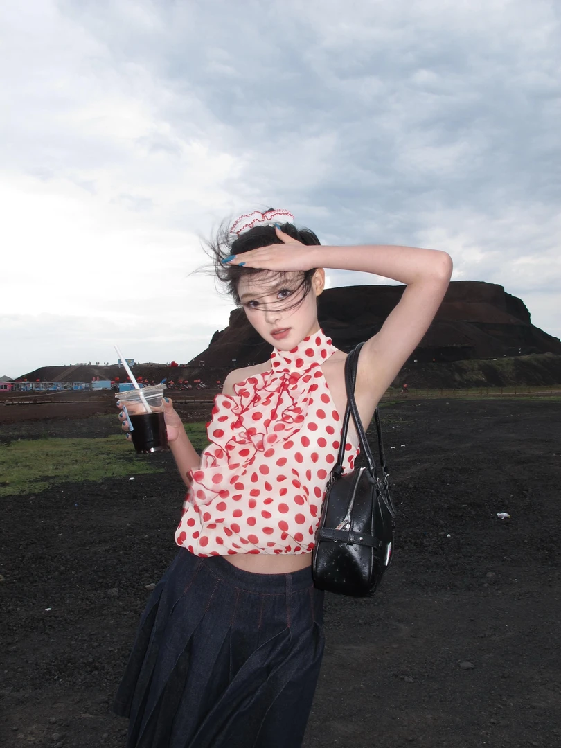 旅游休闲惬意纯欲甜美可爱红色波点无袖洋气无袖吊带荷叶边上衣女