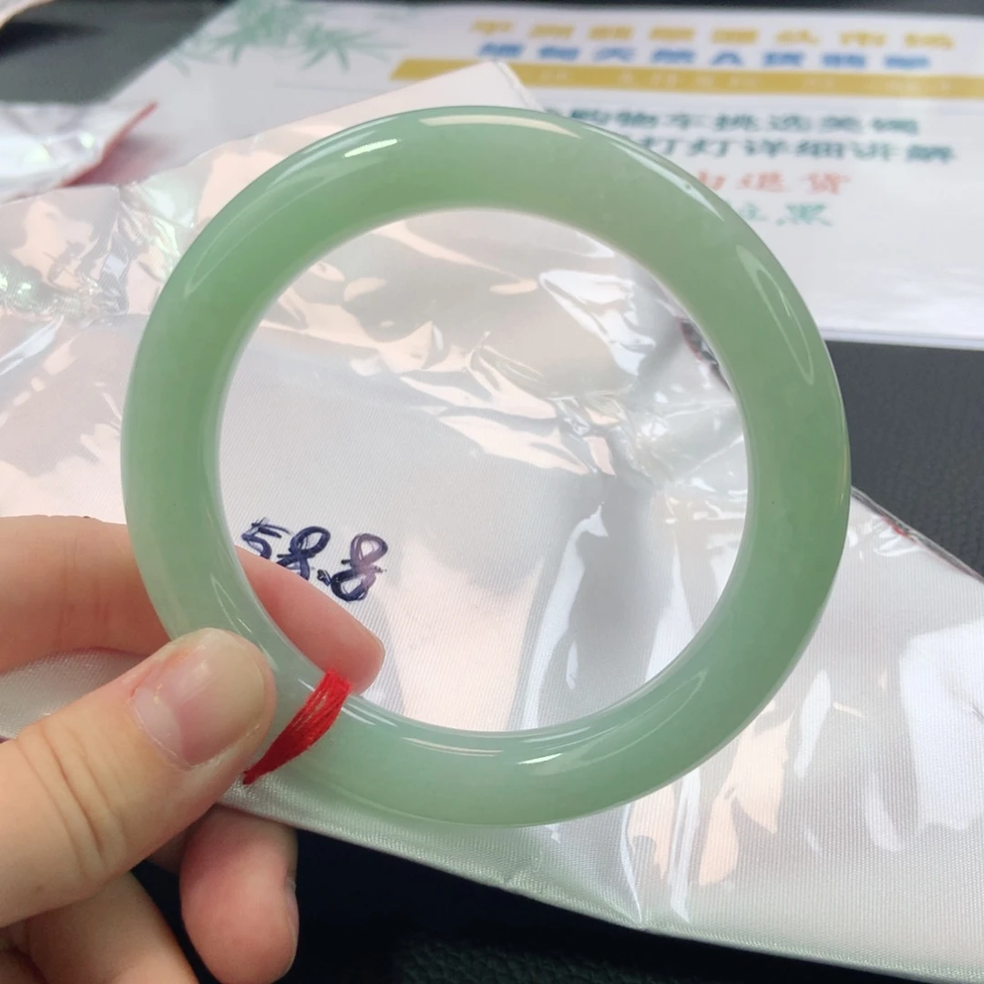 翡翠手镯未镶嵌1014号