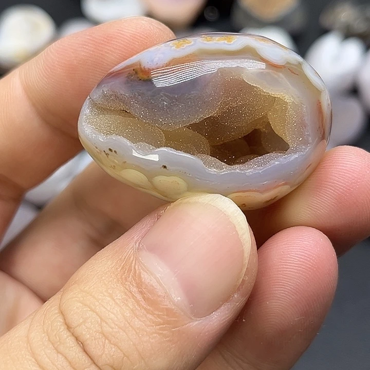 风***河玛瑙/玉髓未镶嵌珠宝奇石
