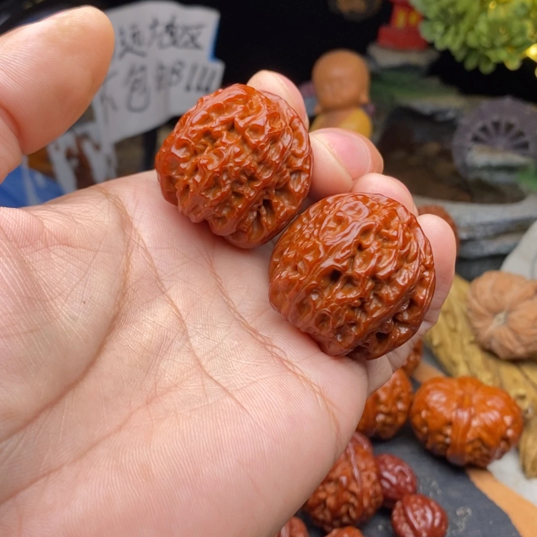 涂***搭文玩核桃把件白狮子