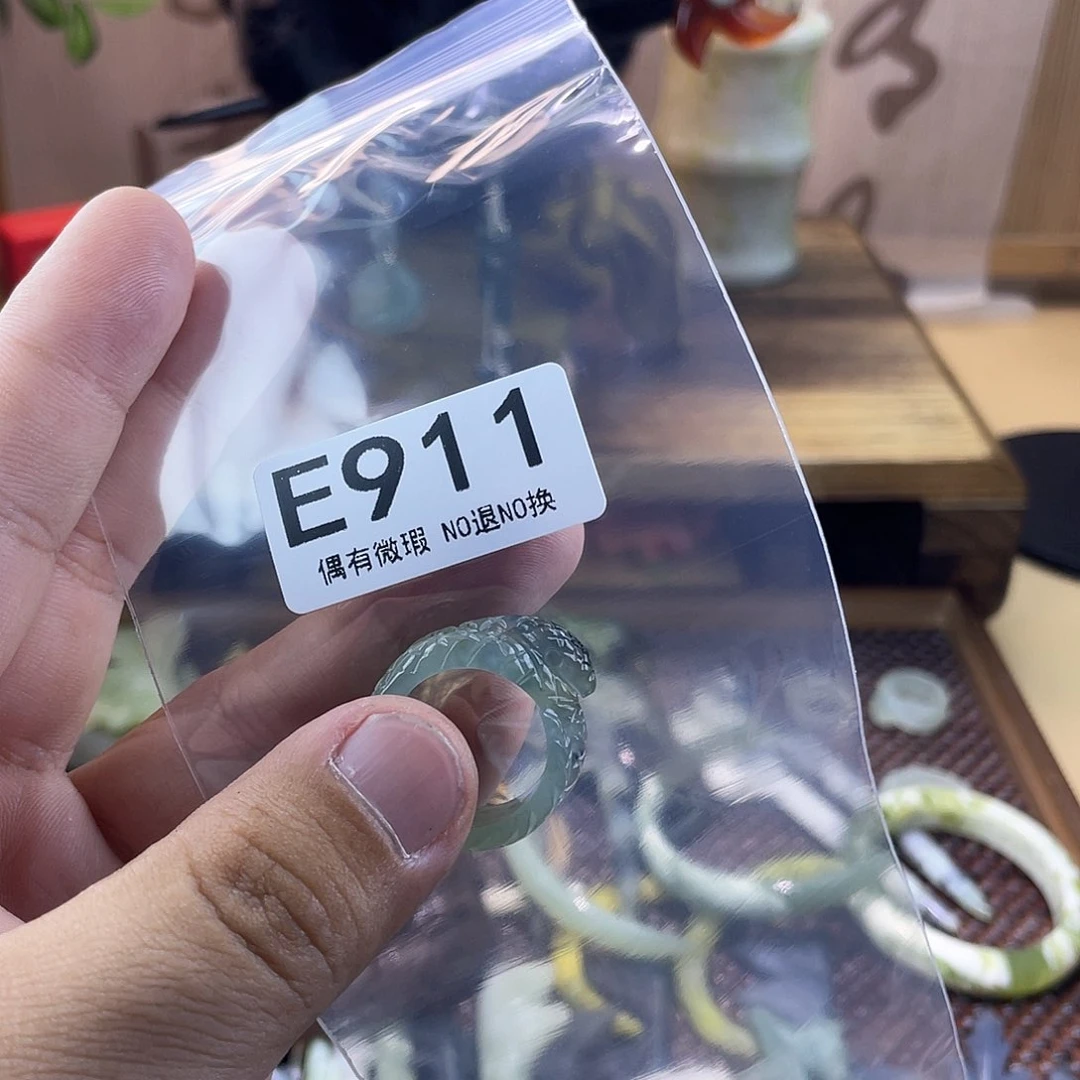 蛇纹石玉发饰未镶嵌小****妹