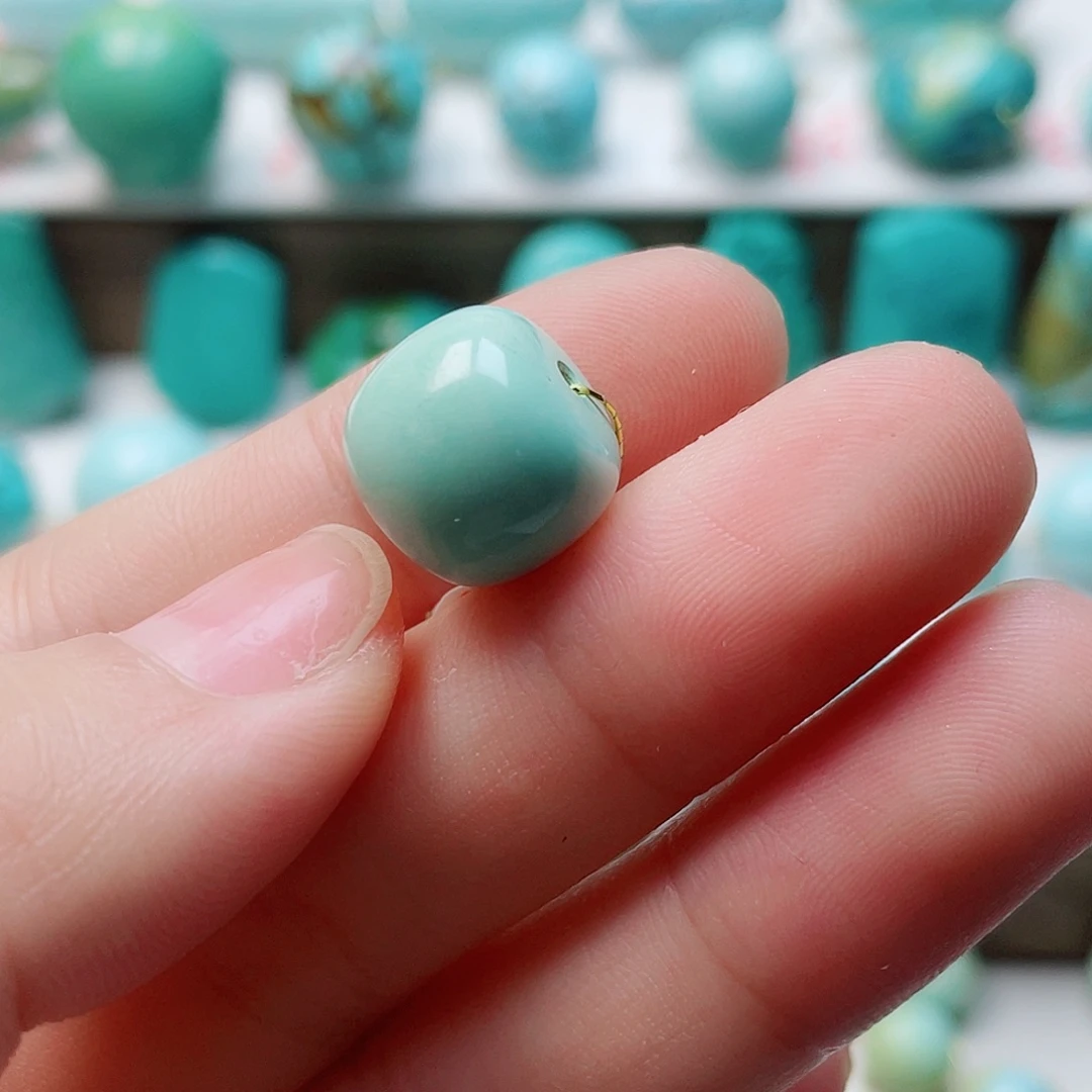 绿松石未镶嵌配饰小**虎