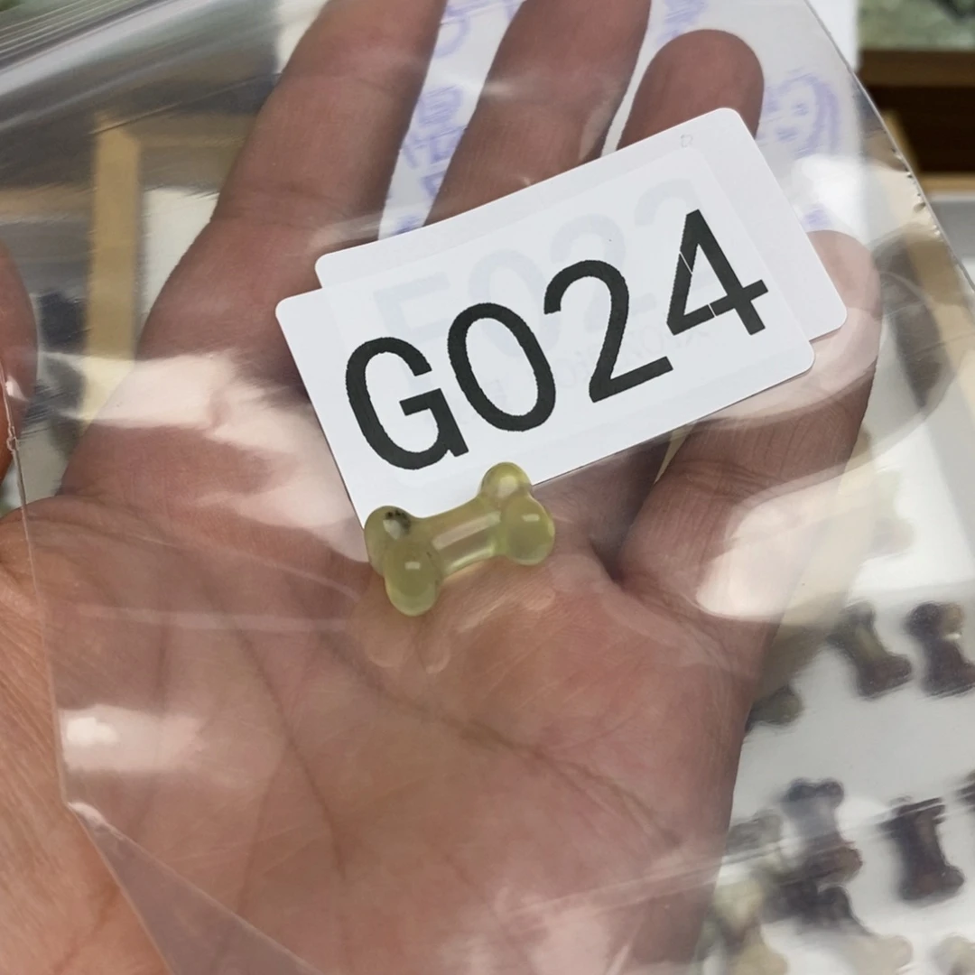 岫玉纯天然岫玉，默认微瑕，不退不换未镶嵌