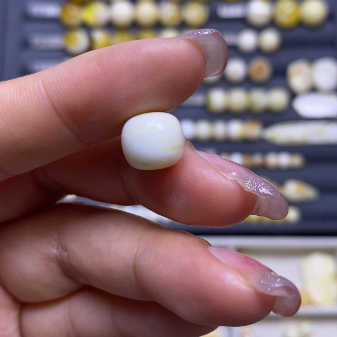 蜜蜡未镶嵌珠宝奇石瓷白妖花老型9.3*8.3mm