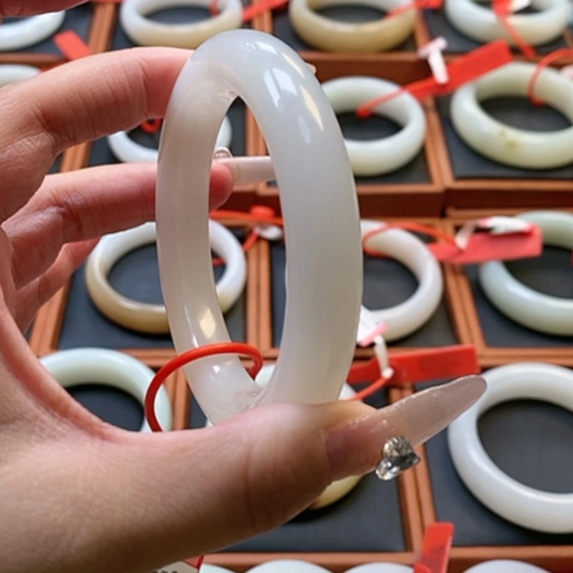 【闪购商品】未镶嵌手镯和田玉