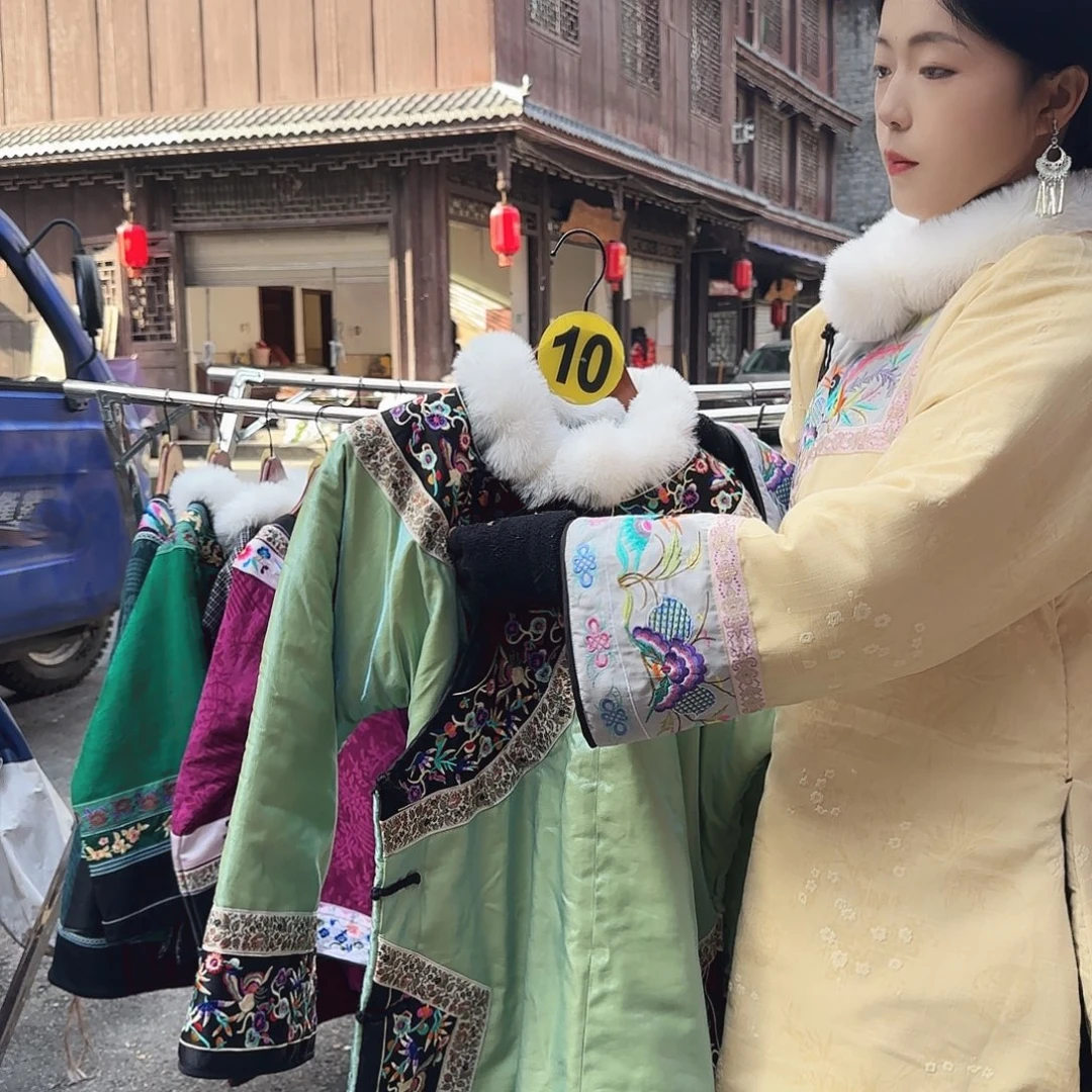 聪****湘西苗族刺绣大花刺绣160 120斤
