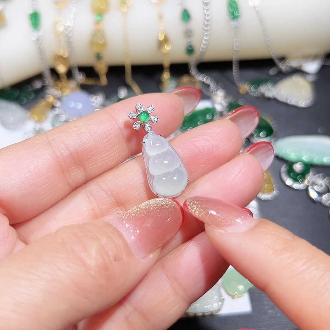 翡翠吊坠(不含链)18K金镶嵌