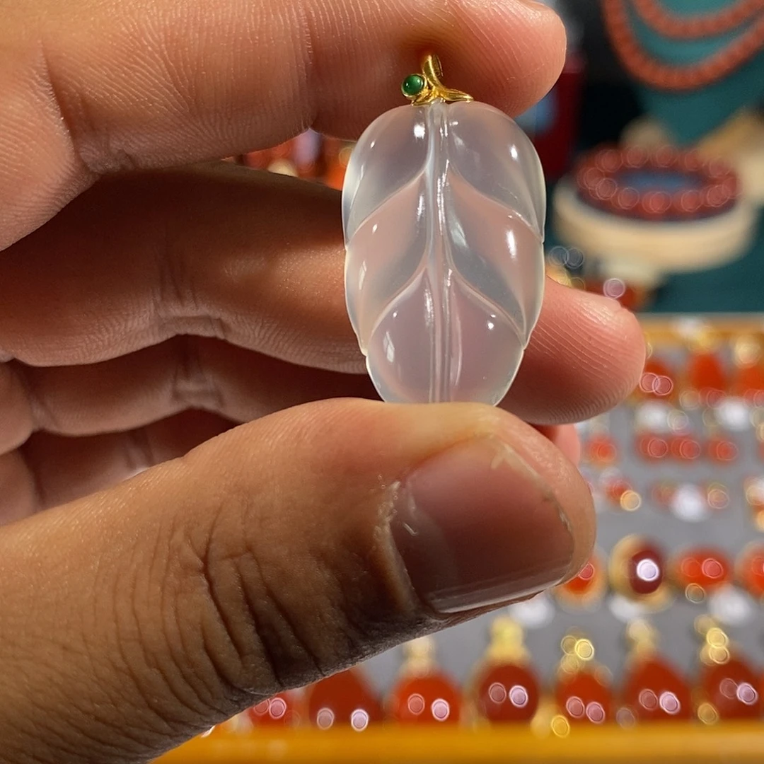 18K金镶嵌颈饰玛瑙/玉髓
