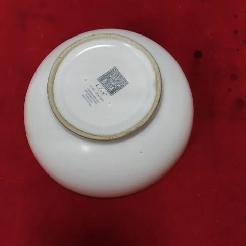 瓷片瓷片，摆件，都有微瑕疵，
