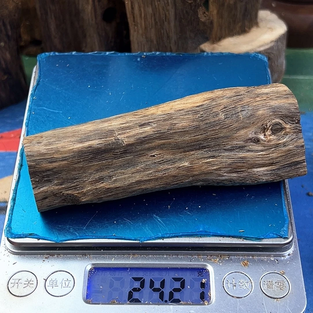 香料绿奇楠虫漏白棋24克