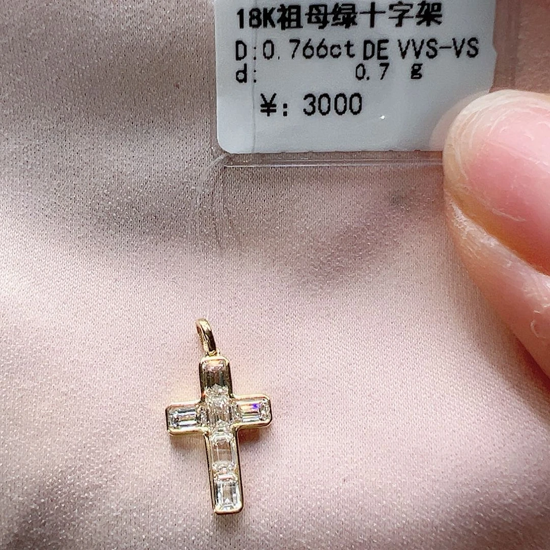 18K金镶嵌颈饰实验室培育钻石