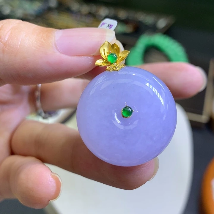颈饰18K金镶嵌翡翠