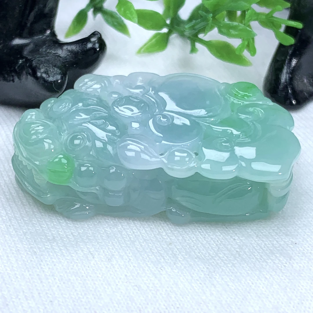 天然缅甸翡翠A货冰润飘绿貔貅吊坠挂件精雕39.7−22.3−11.2mm