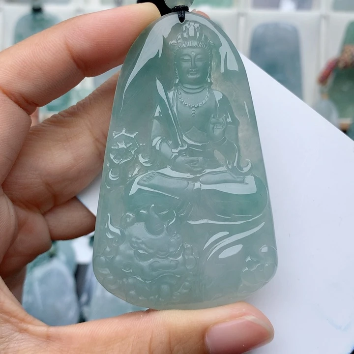翡翠未镶嵌颈饰文殊菩萨