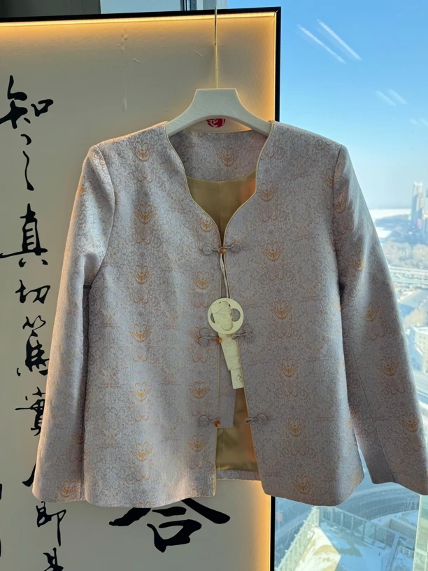 卷草蝴蝶纹锦宋锦外套