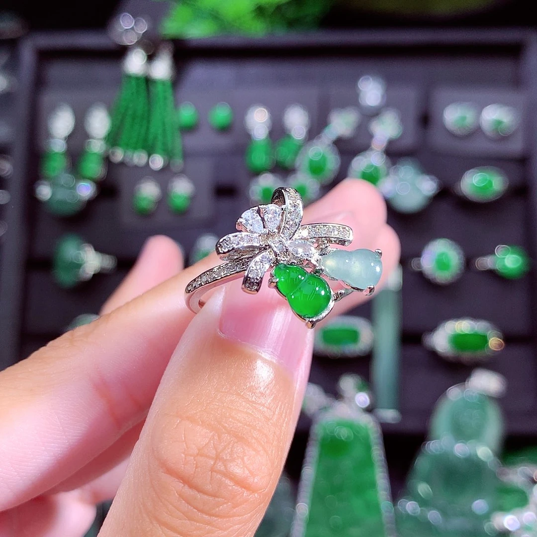 颈饰未镶嵌翡翠天然