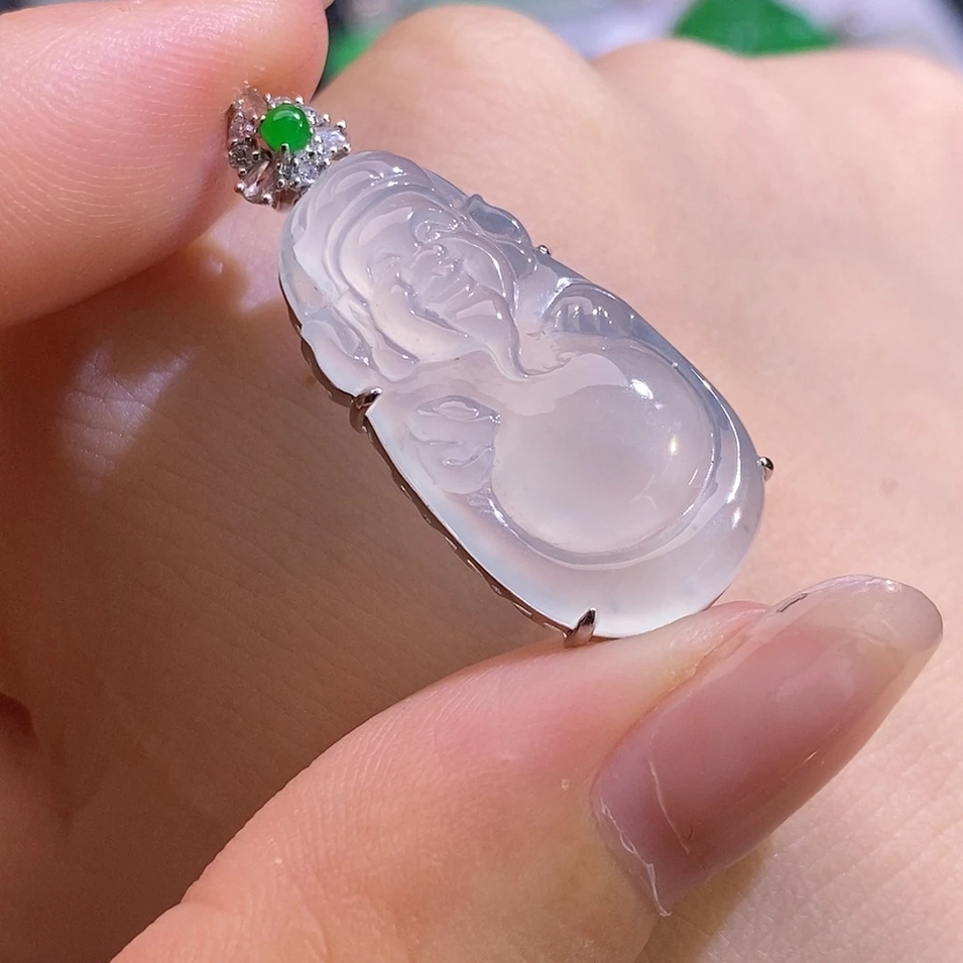 翡翠18K金镶嵌颈饰财神