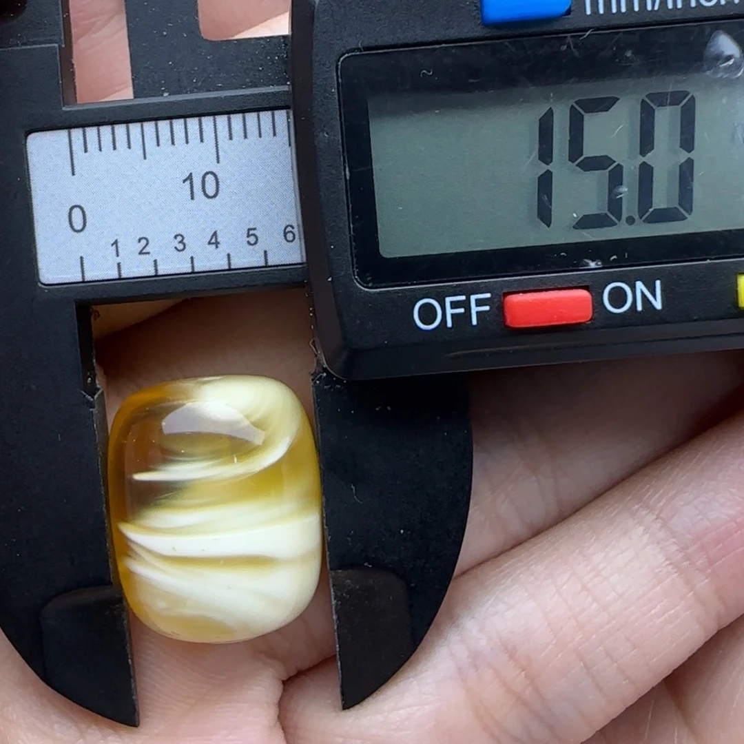 蜜蜡未镶嵌裸石金瓷白拉丝桶珠